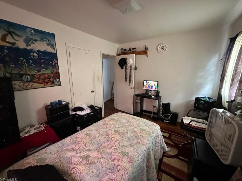 1702 Eastwood Ave, Greensboro NC  27406-3940 exterior