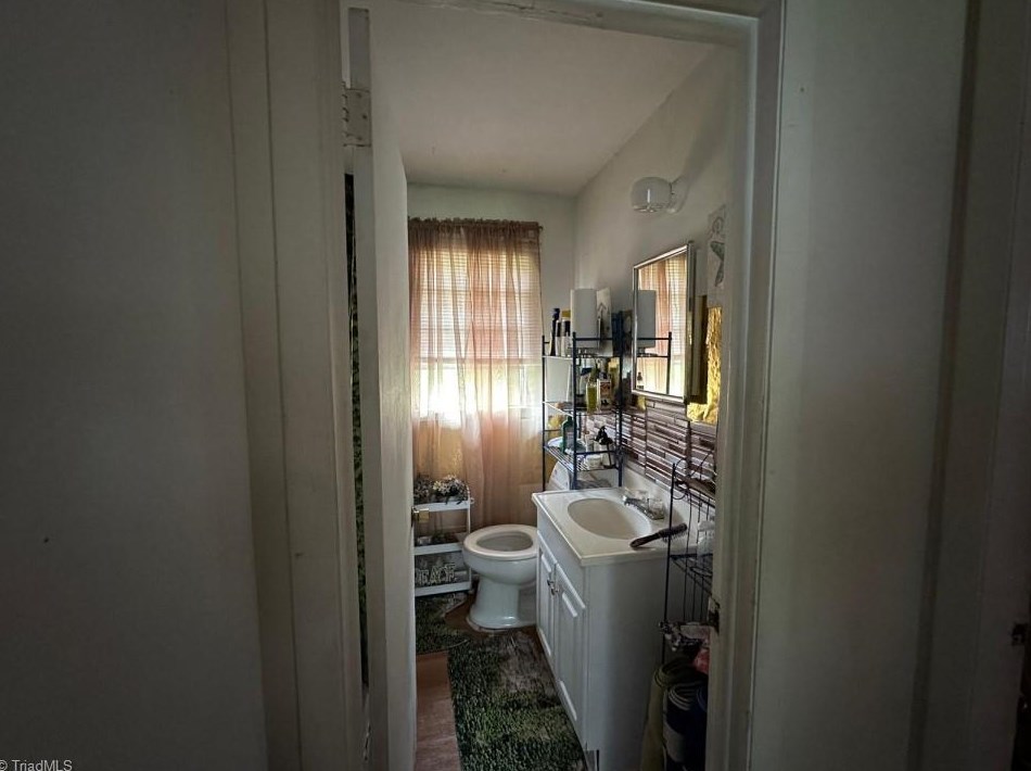 1702 Eastwood Ave, Greensboro NC  27406-3940 exterior