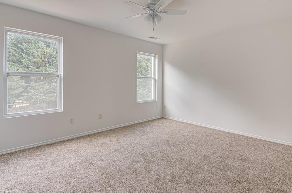 4425 Vernon Cir, Kernersville NC  27284-0132 exterior