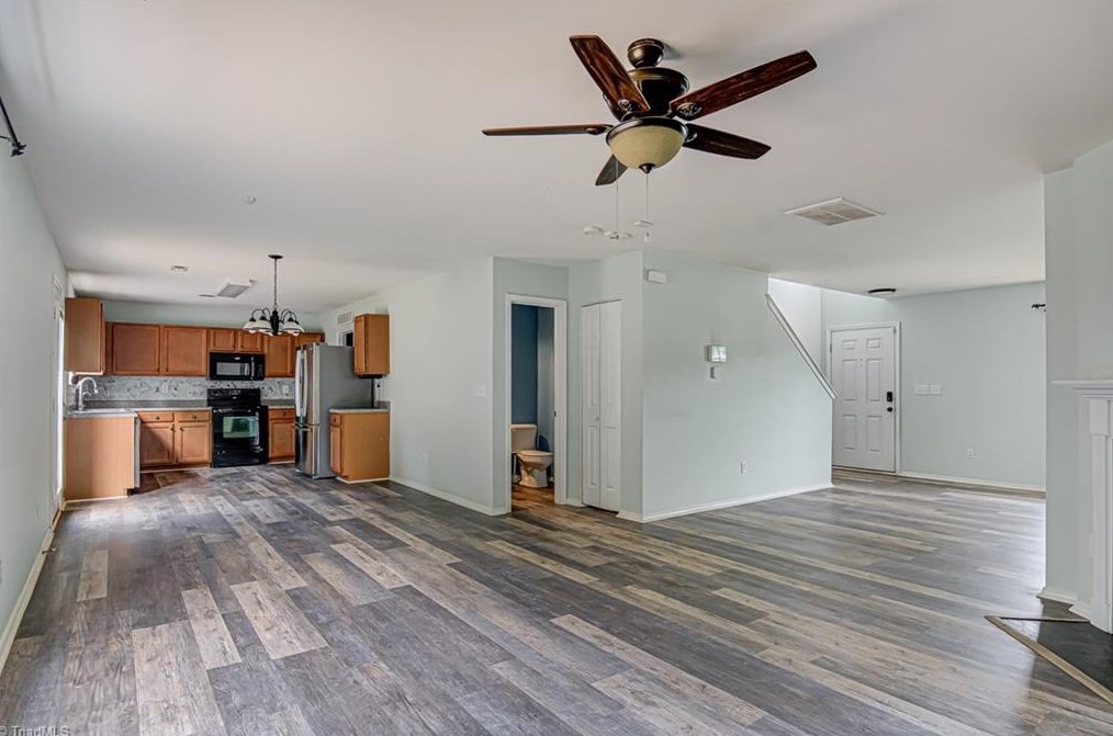 4425 Vernon Cir, Kernersville NC  27284-0132 exterior