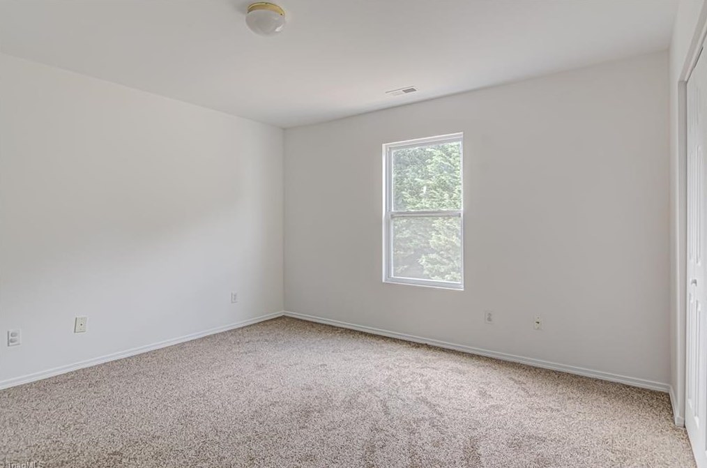 4425 Vernon Cir, Kernersville NC  27284-0132 exterior