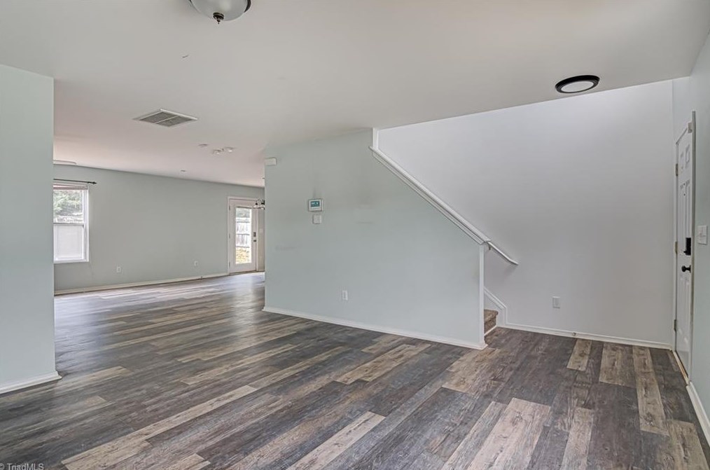 4425 Vernon Cir, Kernersville NC  27284-0132 exterior