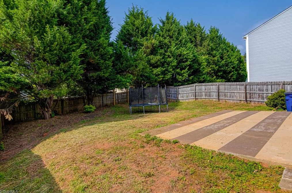 4425 Vernon Cir, Kernersville NC  27284-0132 exterior