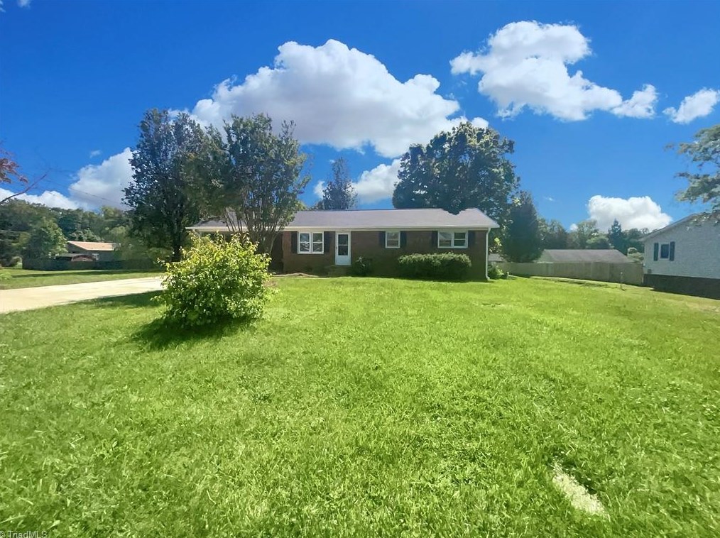 403 Heitman Rd, Thomasville NC  27360-6015 exterior