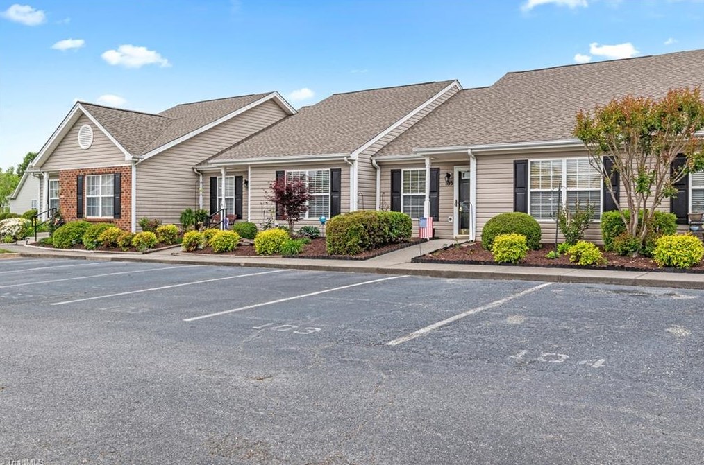 103 Campbell Gardens Rd, Kernersville NC  27284-7761 exterior