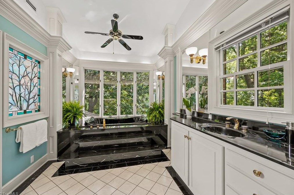 3521 Buena Vista Rd, Winston Salem NC  27106-5736 exterior