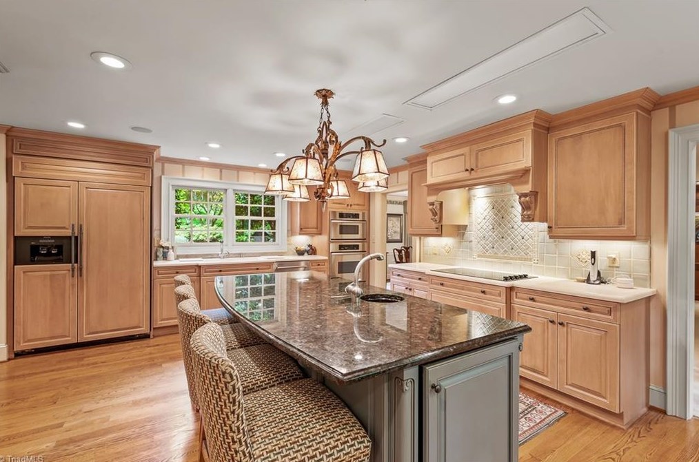 3521 Buena Vista Rd, Winston Salem NC  27106-5736 exterior