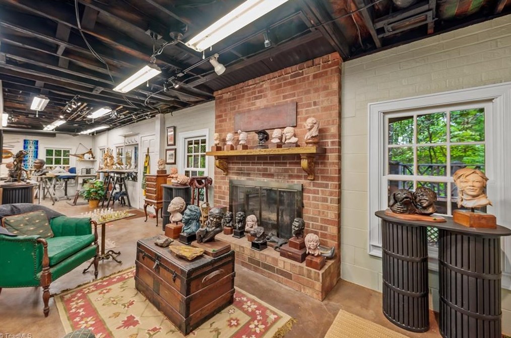 3521 Buena Vista Rd, Winston Salem NC  27106-5736 exterior