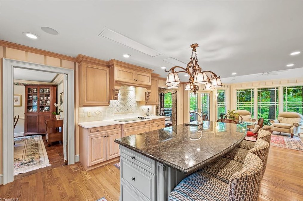 3521 Buena Vista Rd, Winston Salem NC  27106-5736 exterior