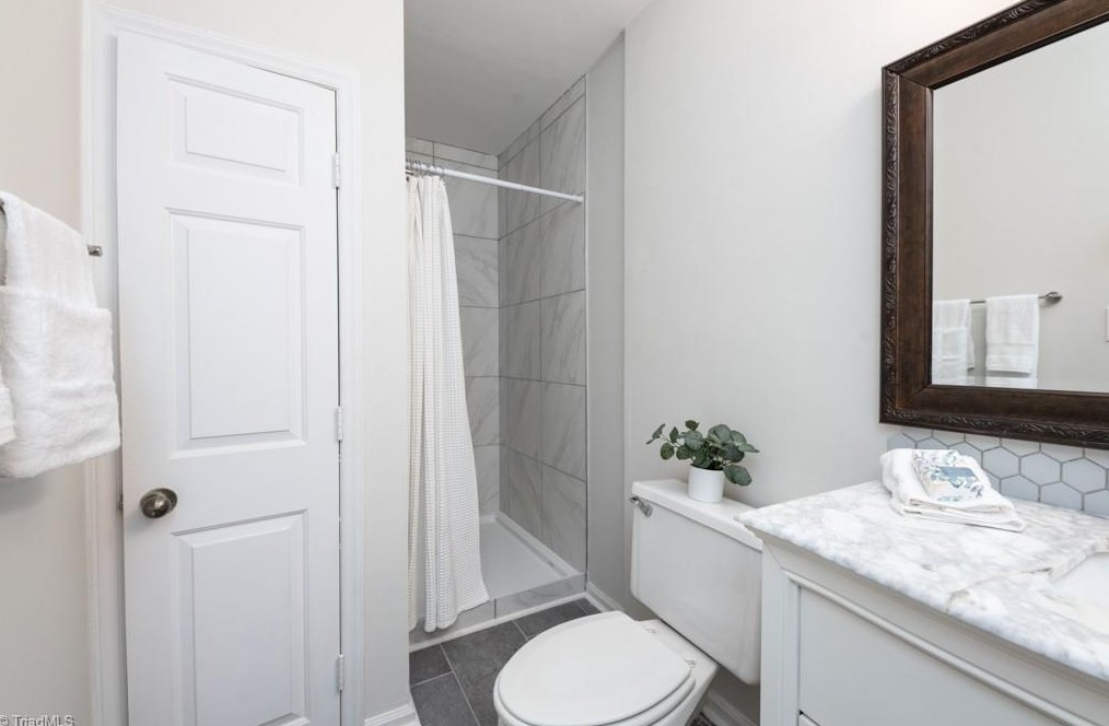 1611 Upland Dr, Greensboro NC  27405-5028 exterior