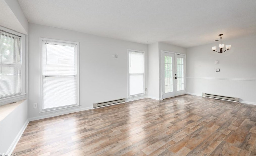 1611 Upland Dr, Greensboro NC  27405-5028 exterior