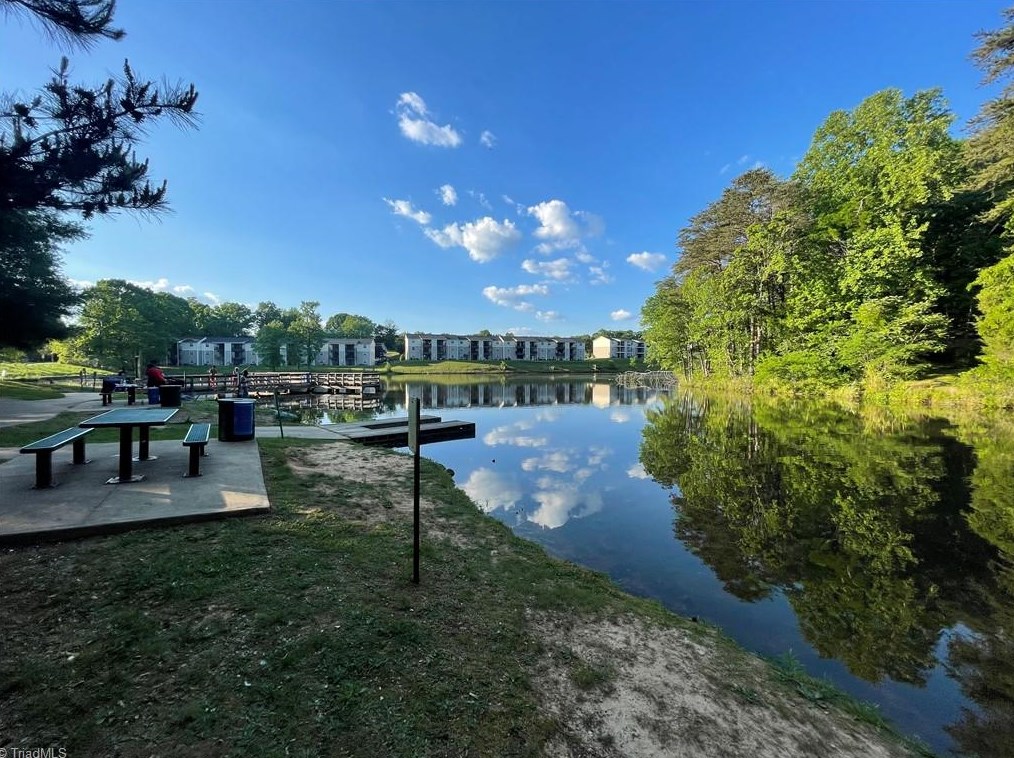 570 Brookside Ct, Kernersville NC  27284-3320 exterior