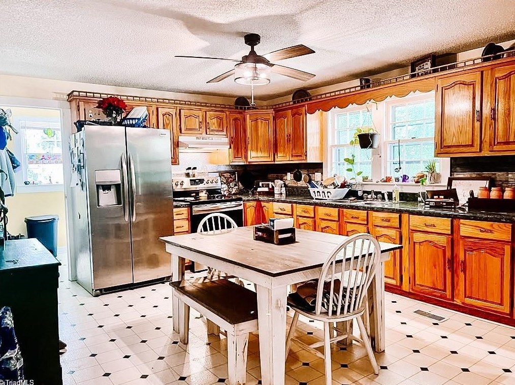 1501 Poplar Springs Rd, Elkin NC 28621-6101 exterior