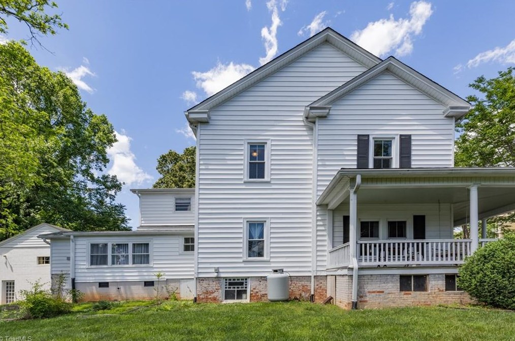 907 Trogdon St, North Wilkesboro NC  28659-3628 exterior