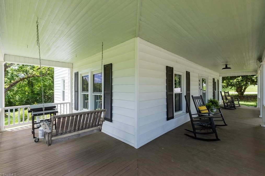 907 Trogdon St, North Wilkesboro NC  28659-3628 exterior