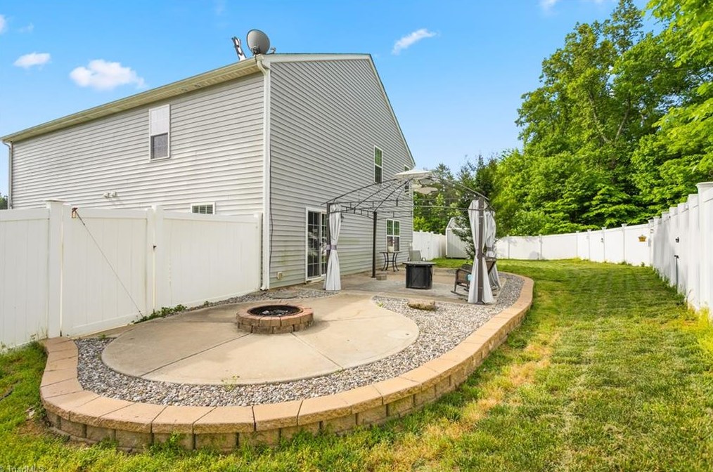 2024 Buckminster Dr, Whitsett NC 27377-9351 exterior