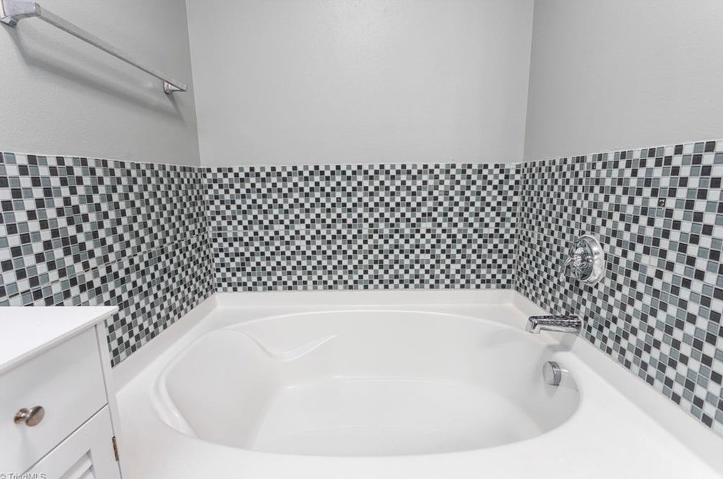 2024 Buckminster Dr, Whitsett NC 27377-9351 exterior