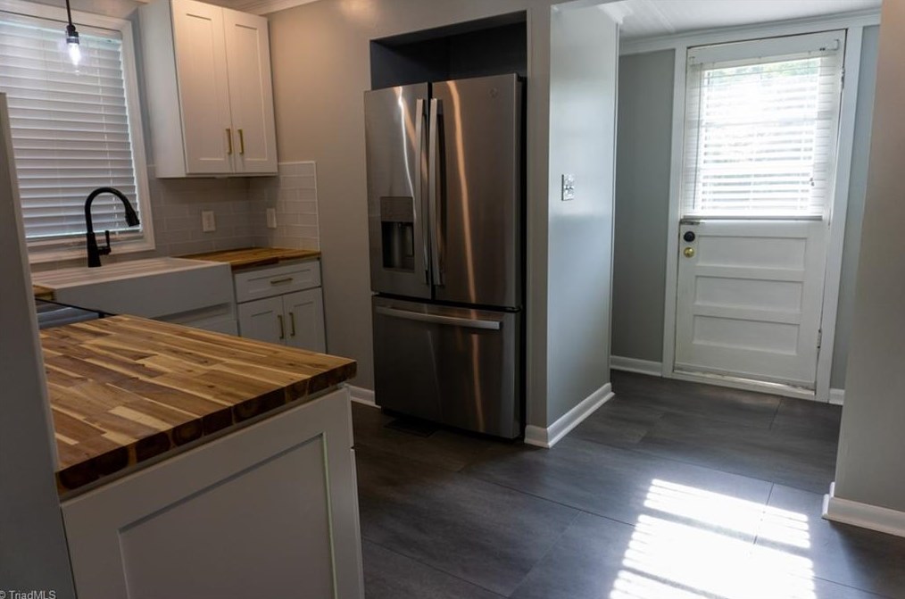 912 Portland St, Greensboro NC  27403-2939 exterior