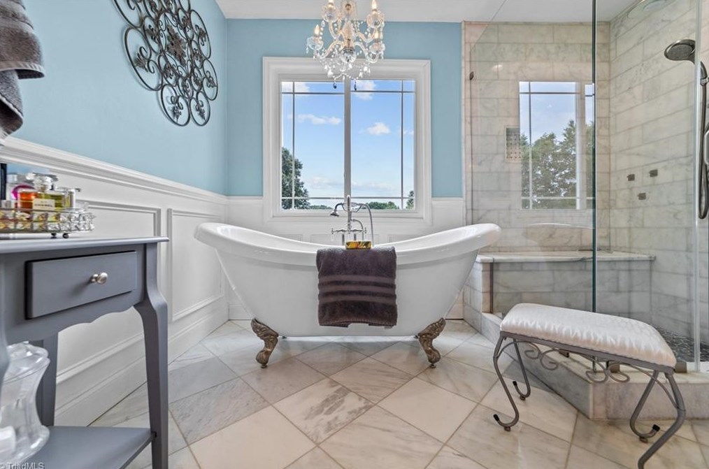 3705 Middlebury Way, Greensboro NC 27410-8692 exterior