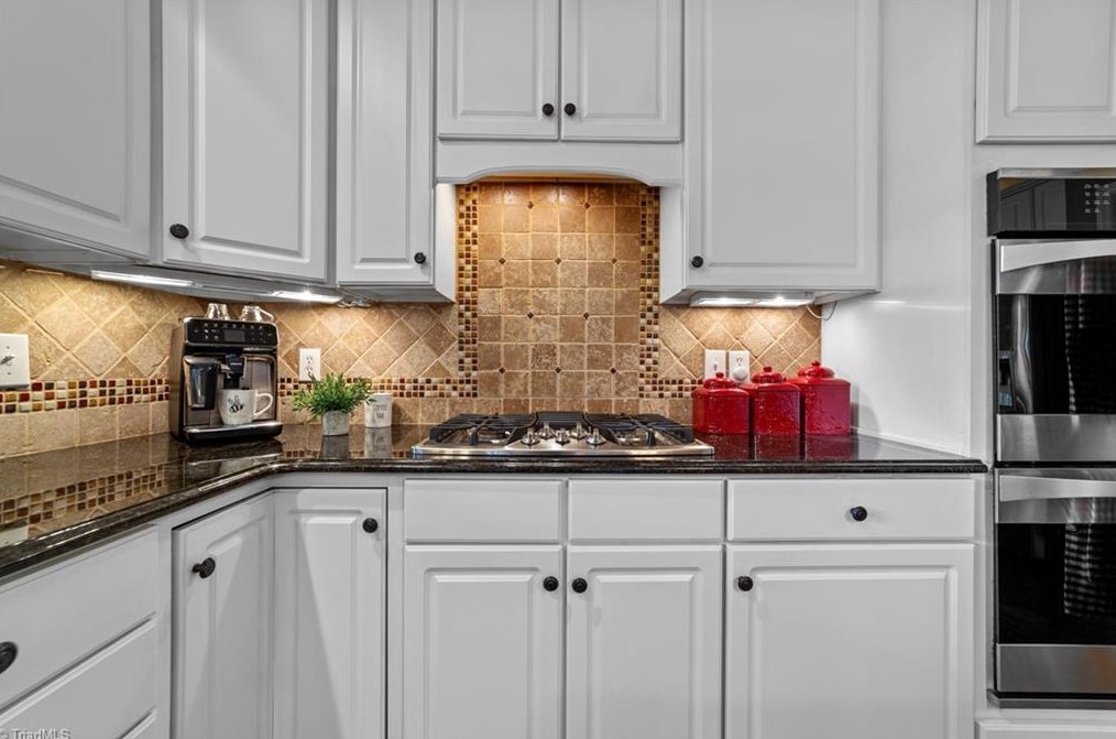 3705 Middlebury Way, Greensboro NC 27410-8692 exterior