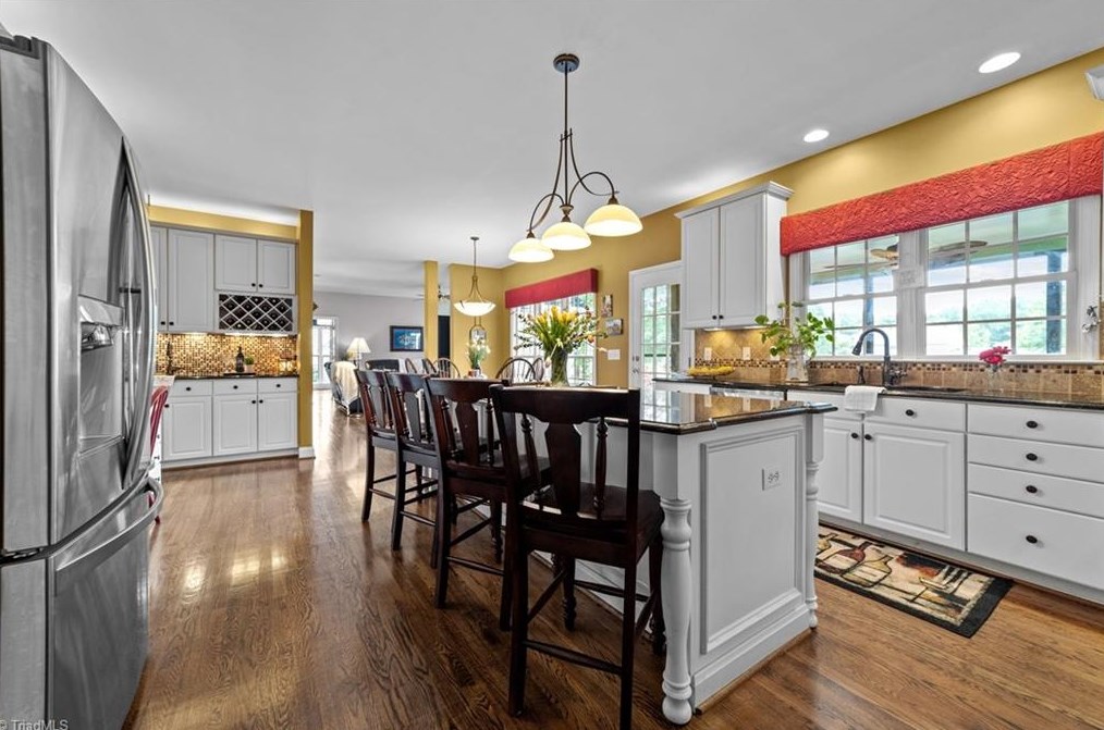 3705 Middlebury Way, Greensboro NC 27410-8692 exterior