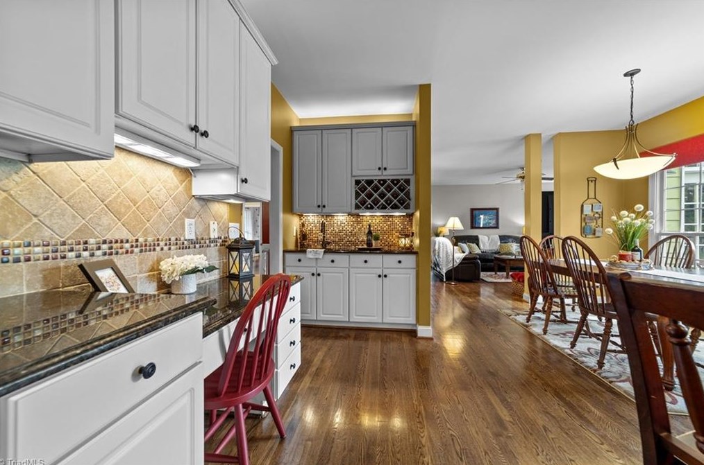 3705 Middlebury Way, Greensboro NC 27410-8692 exterior