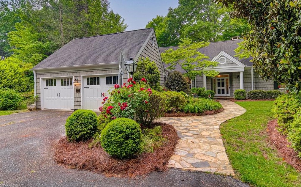 2006 Reynolda Rd, Winston Salem NC  27106-5112 exterior