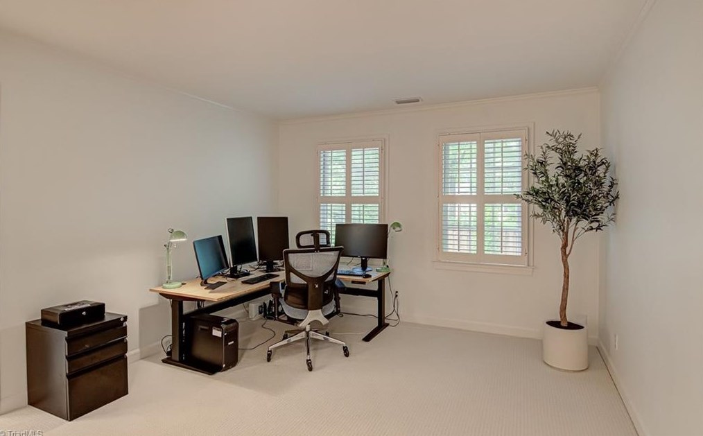 2006 Reynolda Rd, Winston Salem NC  27106-5112 exterior