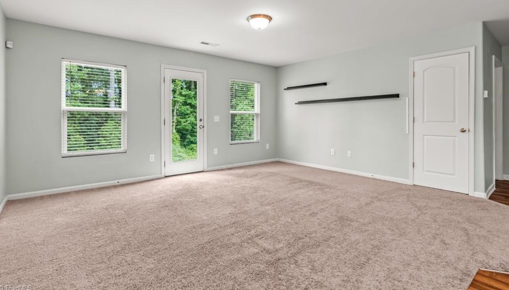 127 High Ridge Ct, Lexington NC  27295-8909 exterior