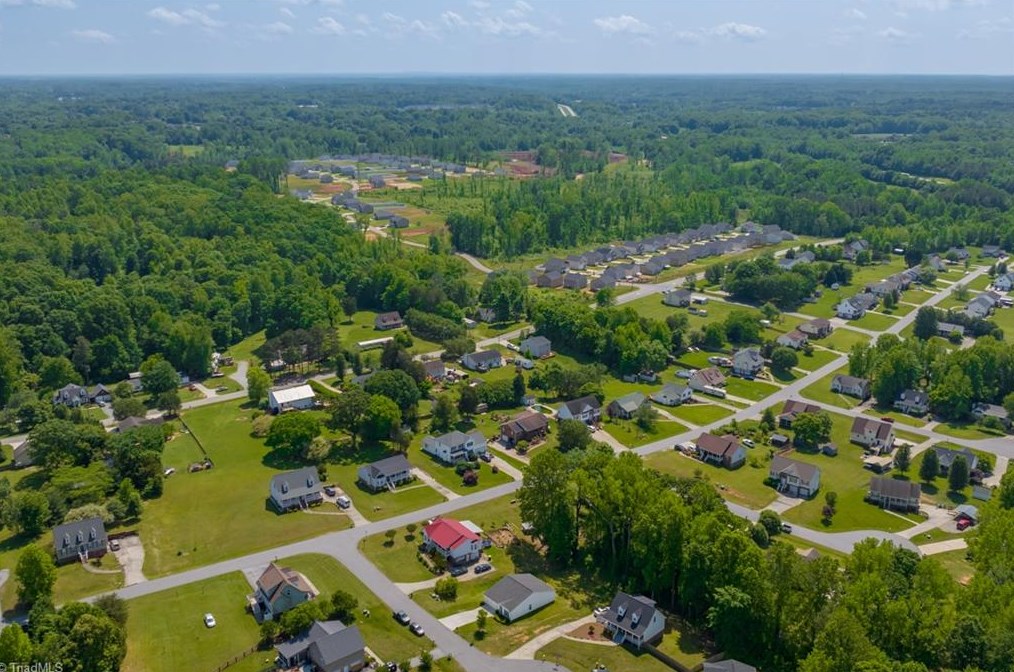 127 High Ridge Ct, Lexington NC  27295-8909 exterior