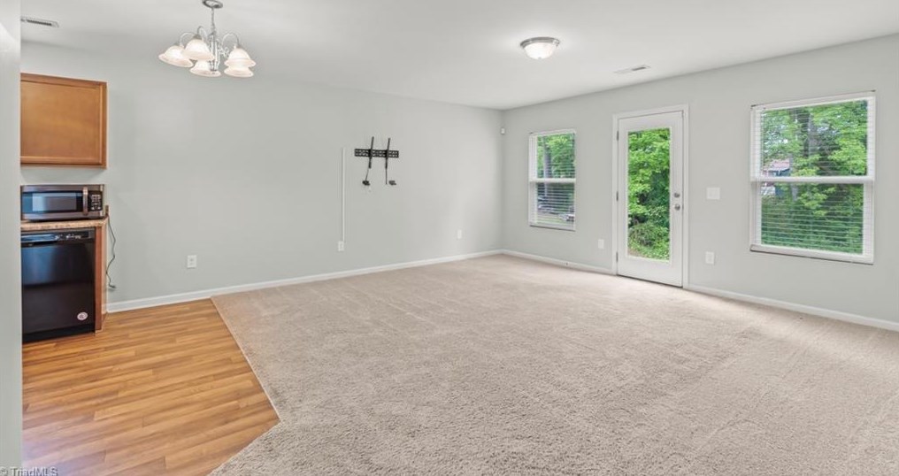 127 High Ridge Ct, Lexington NC  27295-8909 exterior