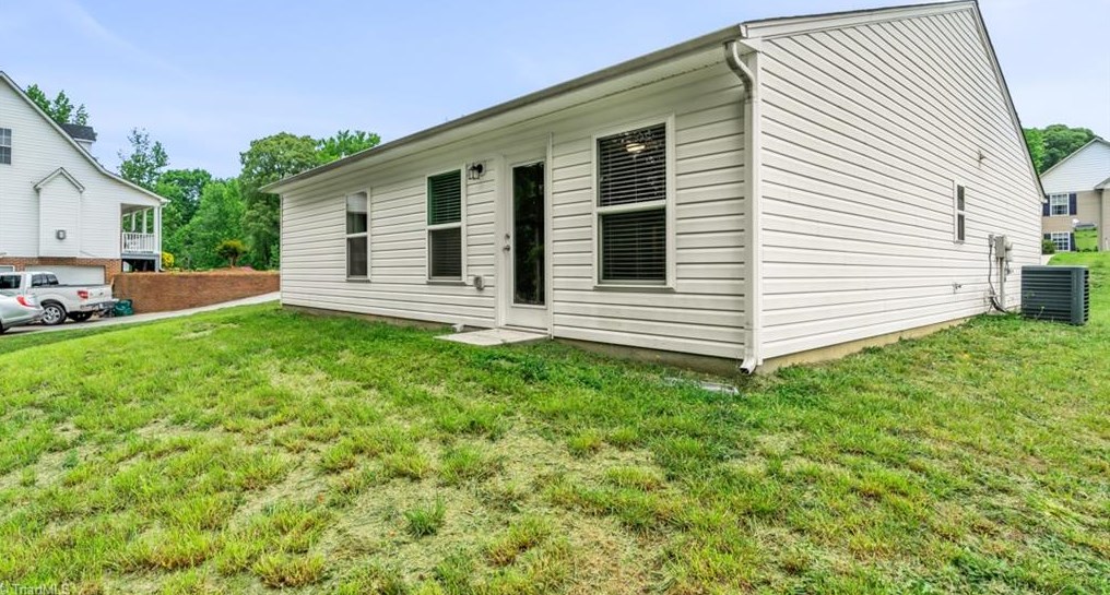 127 High Ridge Ct, Lexington NC  27295-8909 exterior