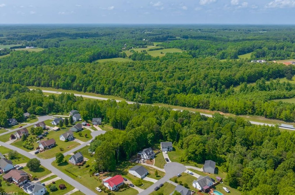 127 High Ridge Ct, Lexington NC  27295-8909 exterior