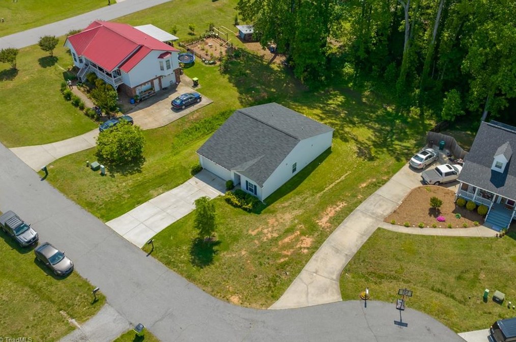 127 High Ridge Ct, Lexington NC  27295-8909 exterior