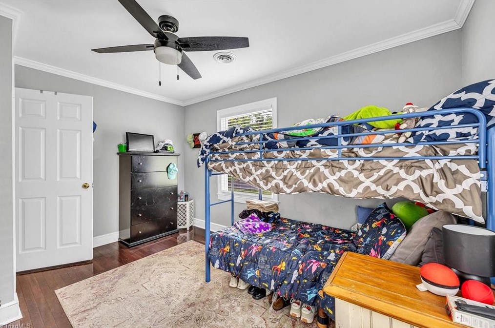 1600 Roseland St, Greensboro NC  27408-5930 exterior