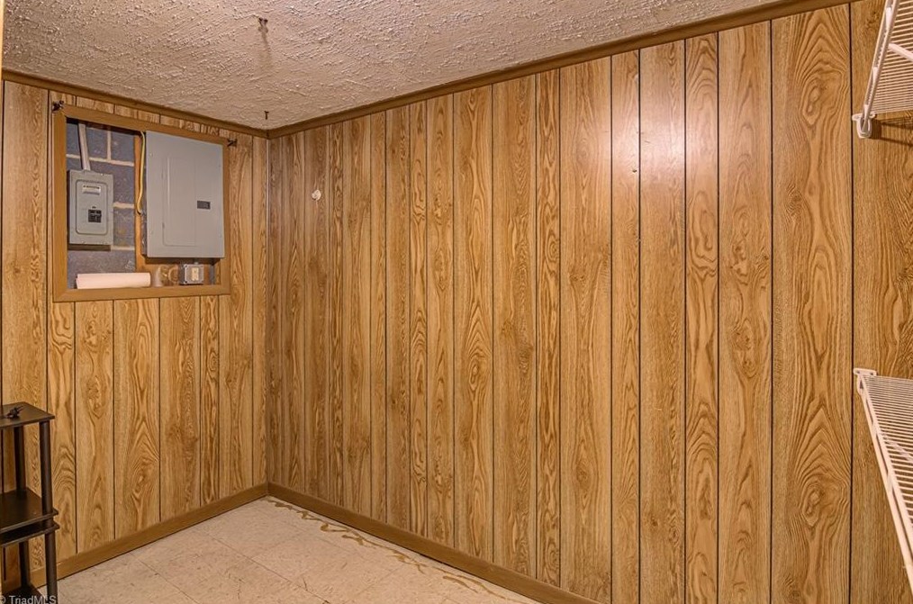 330 Lamplighter Cir, Winston Salem NC  27104-3421 exterior