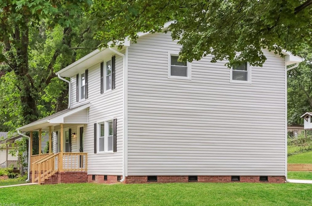 511 Foxcroft Dr, Winston Salem NC  27127-5317 exterior