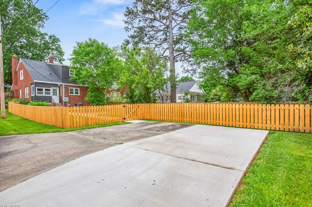409 Woodrow Ave, High Point NC  27262-4157 exterior