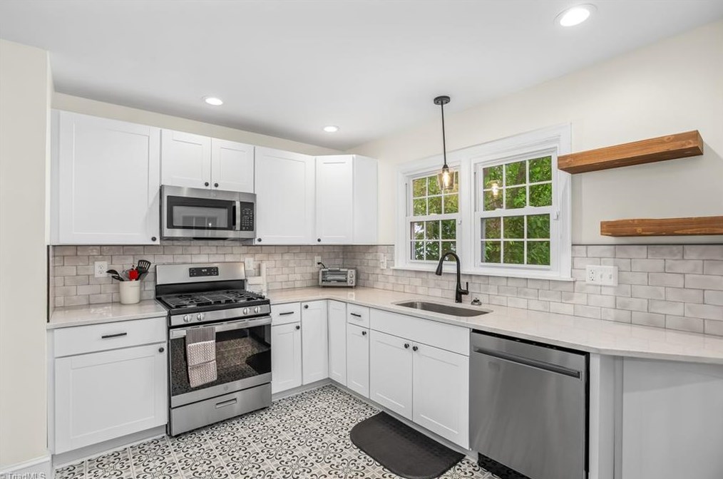409 Woodrow Ave, High Point NC  27262-4157 exterior
