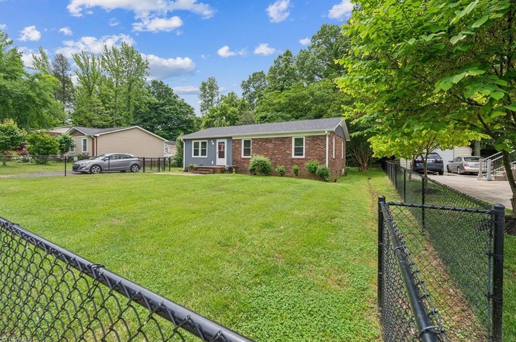 1706 Larkin St, Greensboro NC  27406-2434 exterior