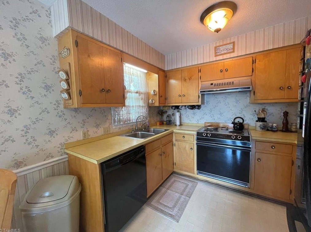 716 Vanderford St, Burlington NC  27215-6549 exterior