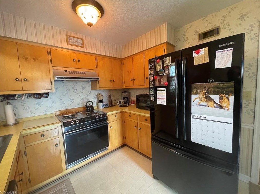 716 Vanderford St, Burlington NC  27215-6549 exterior