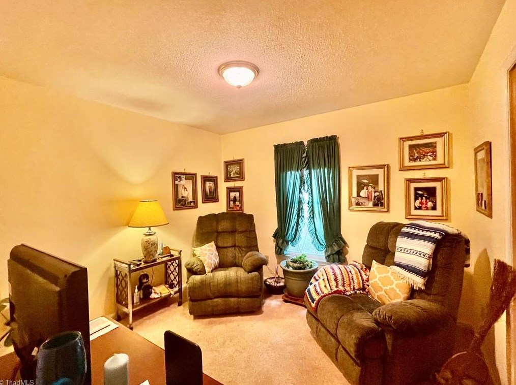 716 Vanderford St, Burlington NC  27215-6549 exterior