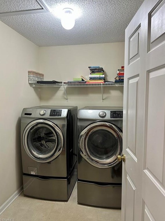 7135 Friendly Ave, Greensboro NC  27410-6380 exterior