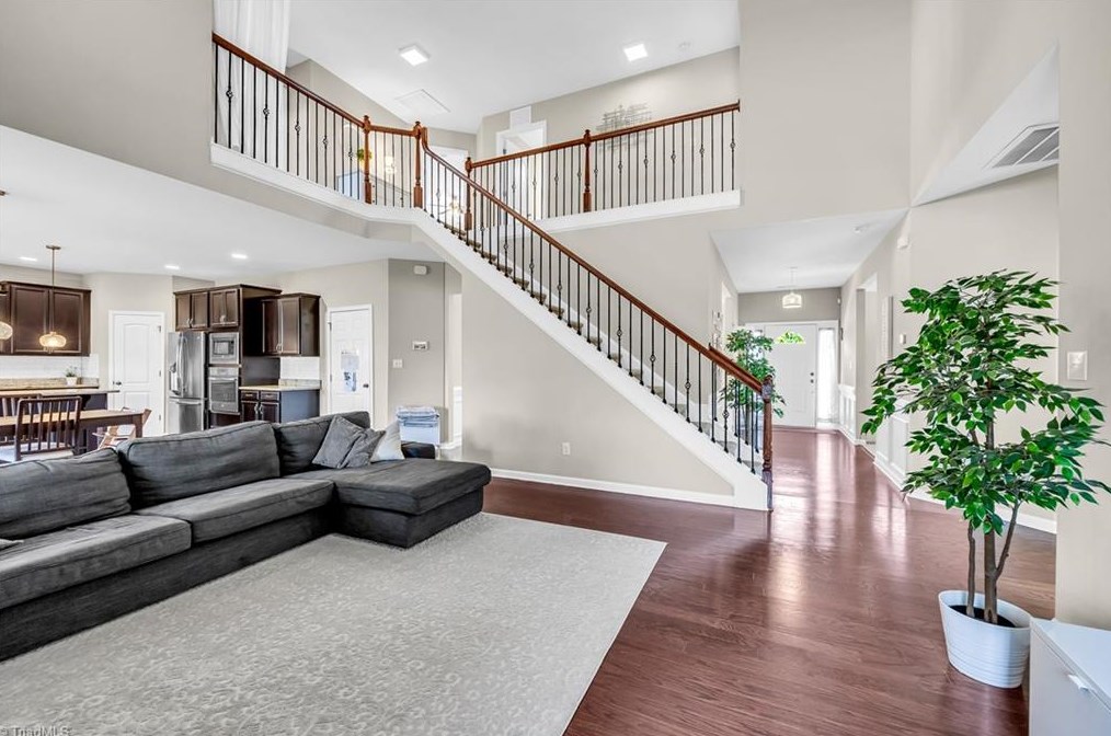 4414 Saddlewood Club Dr, High Point NC  27265-8722 exterior