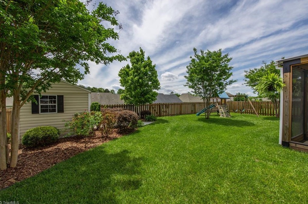 4414 Saddlewood Club Dr, High Point NC  27265-8722 exterior