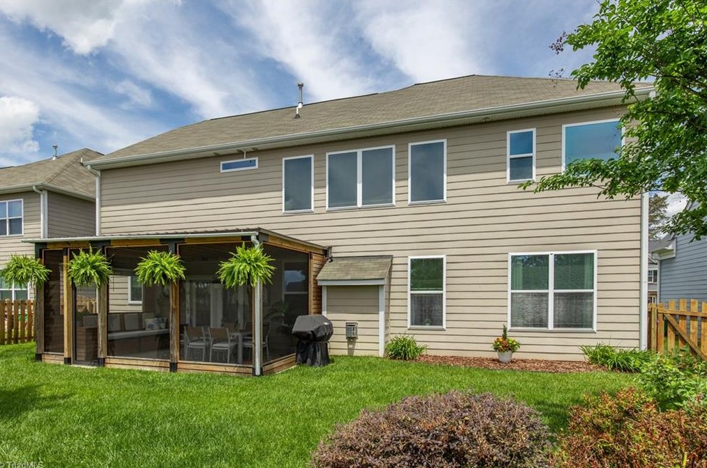 4414 Saddlewood Club Dr, High Point NC  27265-8722 exterior