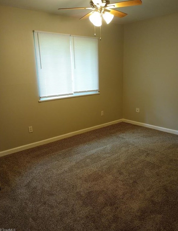 514 Spicewood Dr, Greensboro NC 27405-3117 exterior