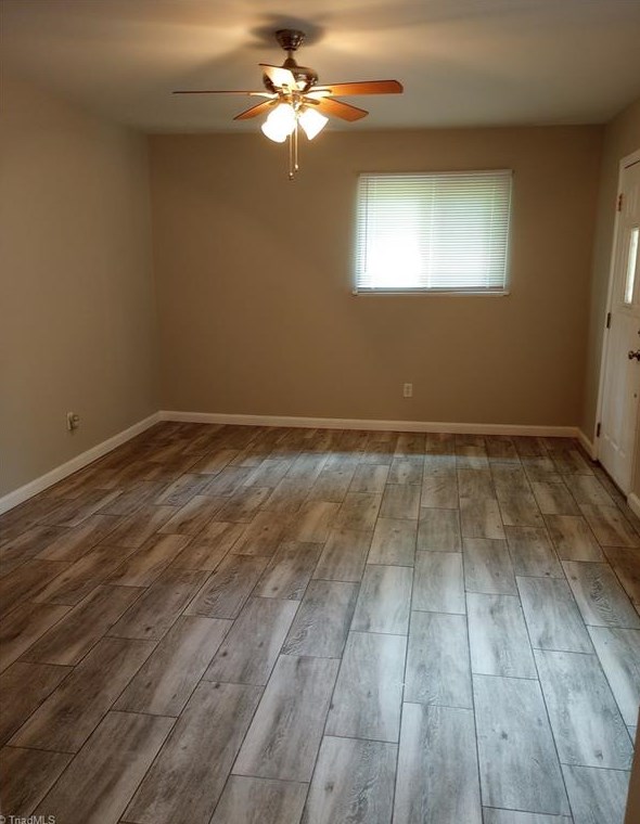 514 Spicewood Dr, Greensboro NC 27405-3117 exterior