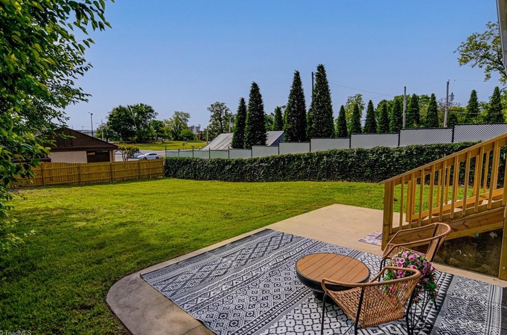 802 Carrick St, High Point NC  27262-3811 exterior